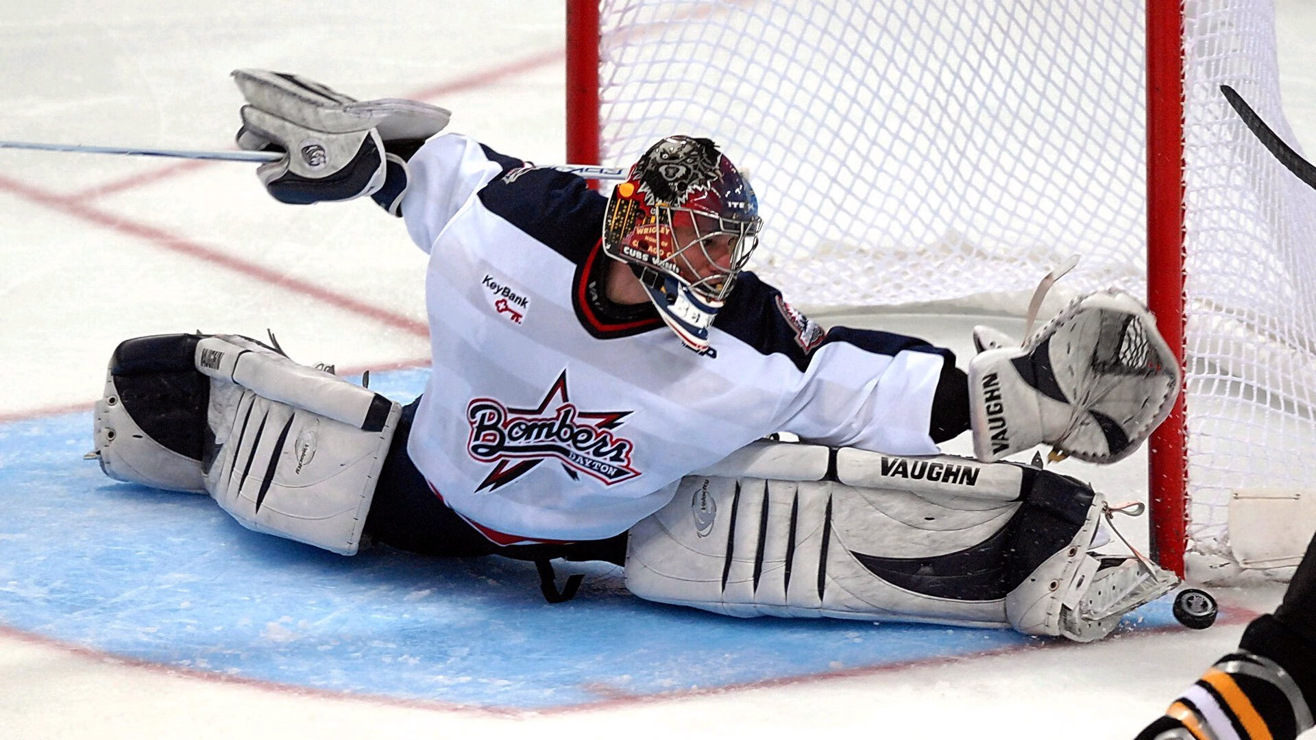 亚洲飞人再创佳绩 跨栏赛场闪耀新星